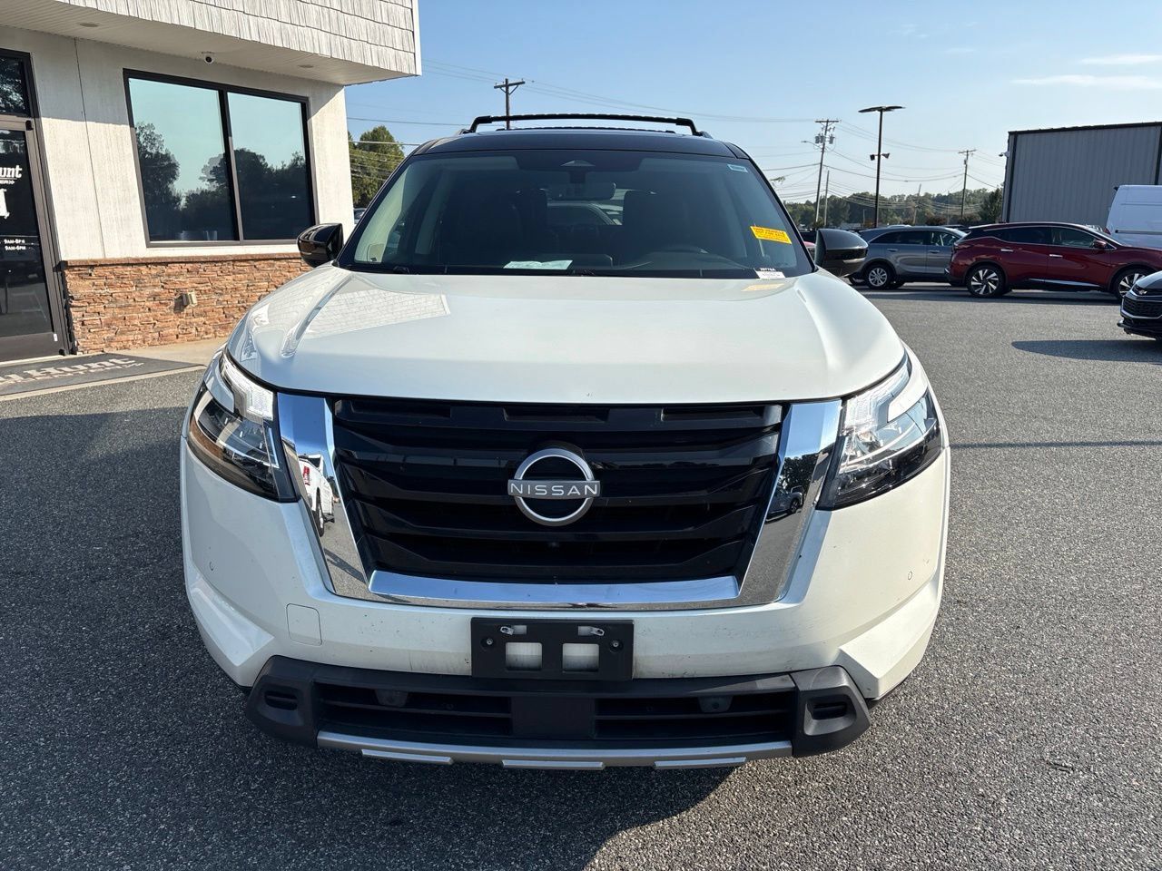 Used 2023 Nissan Pathfinder SL w/ SL Premium Package AWD/4WD image 12