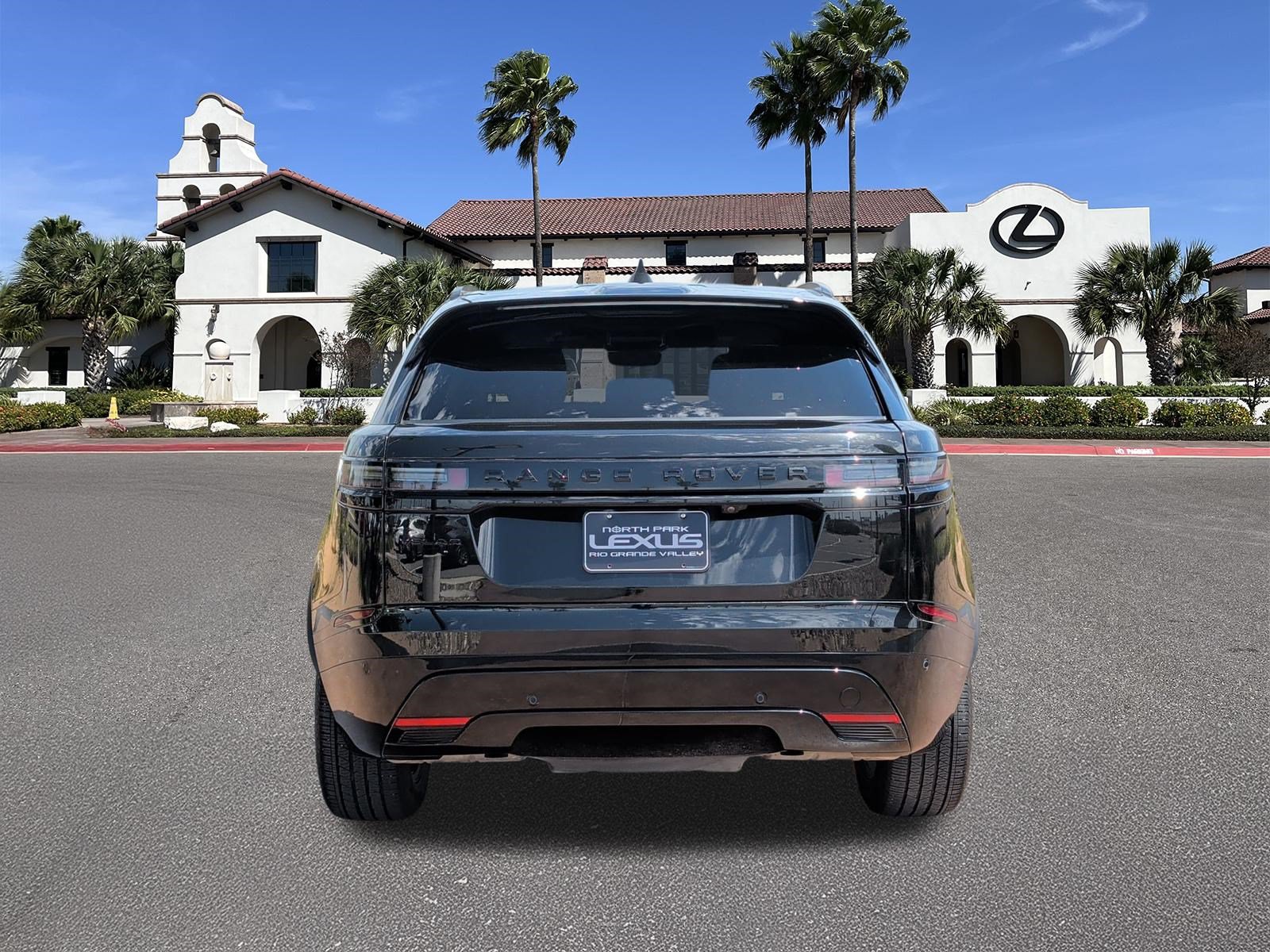 Used 2025 Land Rover Range Rover Velar Dynamic SE AWD/4WD image 3