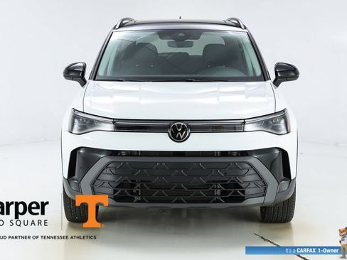Used 2025 Volkswagen Taos SE AWD/4WD image 16