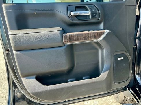 Used 2022 GMC Sierra 3500 Denali w/ Denali Ultimate Package AWD/4WD image 45