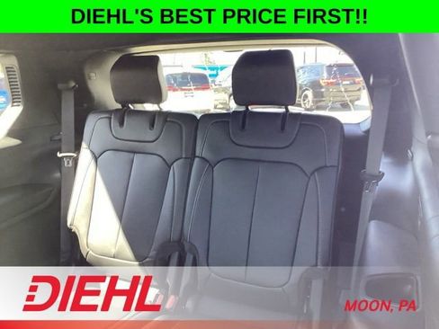 New 2026 Jeep Grand Cherokee L Limited w/ Limited Altitude Package AWD/4WD image 18