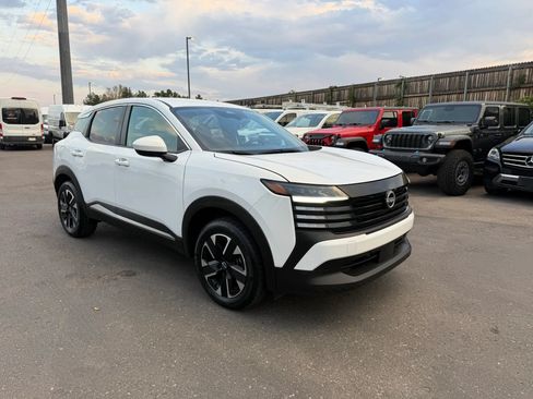 Used 2025 Nissan Kicks SV AWD/4WD image 10