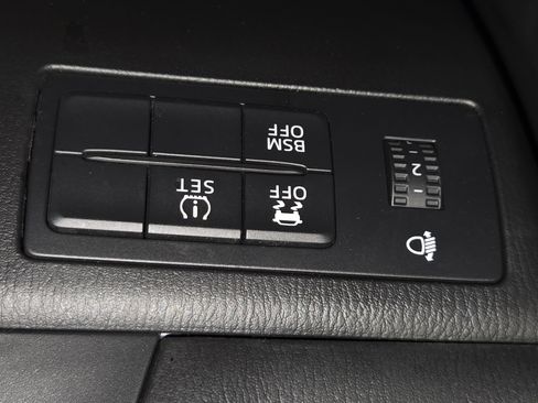Used 2014 MAZDA MAZDA3 s Touring FWD image 42