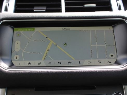Used 2017 Land Rover Range Rover Sport SE AWD/4WD image 23