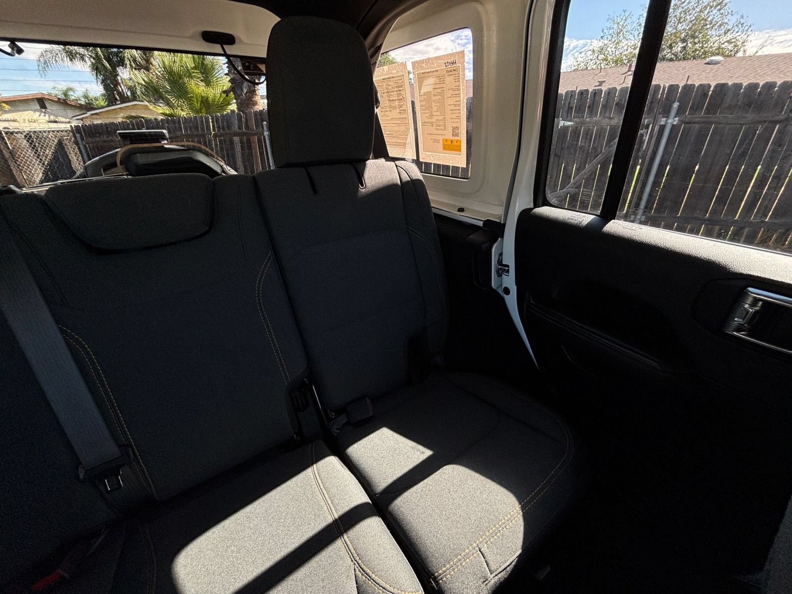 Used 2025 Jeep Wrangler Unlimited Sahara AWD/4WD image 36
