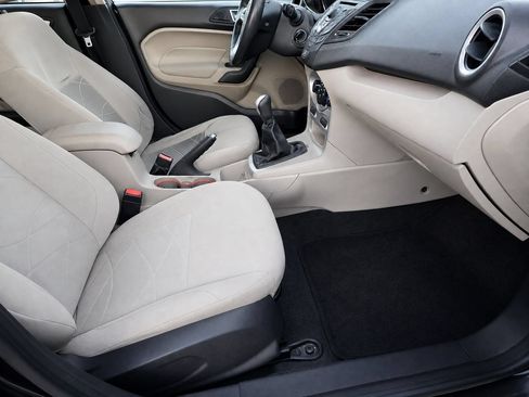 Used 2014 Ford Fiesta SE FWD image 38