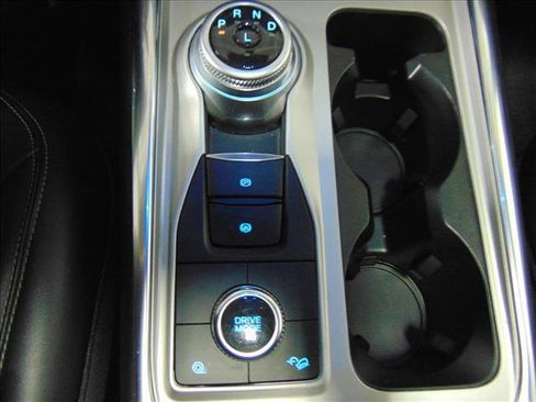 Used 2023 Ford Explorer XLT w/ Equipment Group 202A AWD/4WD image 16