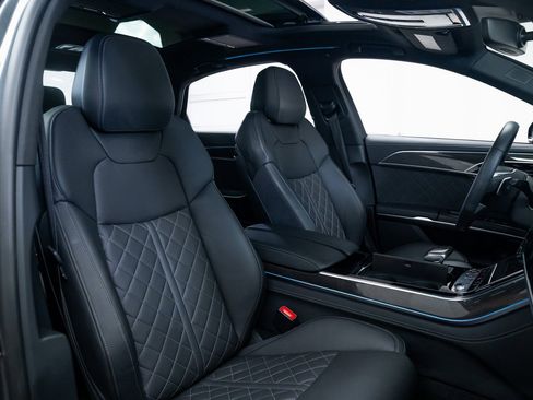 Used 2025 Audi S8 image 27