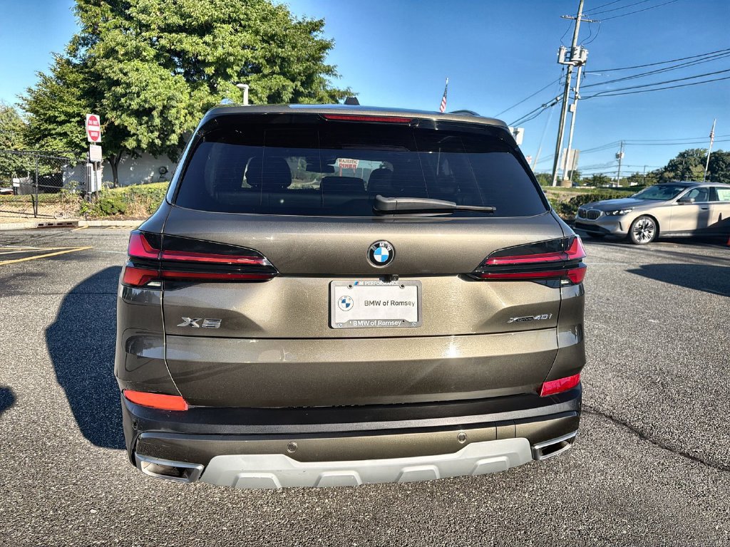 Used 2024 BMW X5 xDrive40i w/ Premium Package AWD/4WD image 13