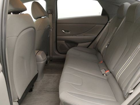 Used 2023 Hyundai Elantra SEL w/ Convenience Package FWD image 18