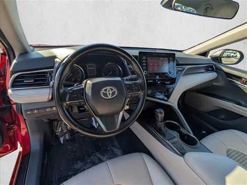 Used 2022 Toyota Camry SE image 8