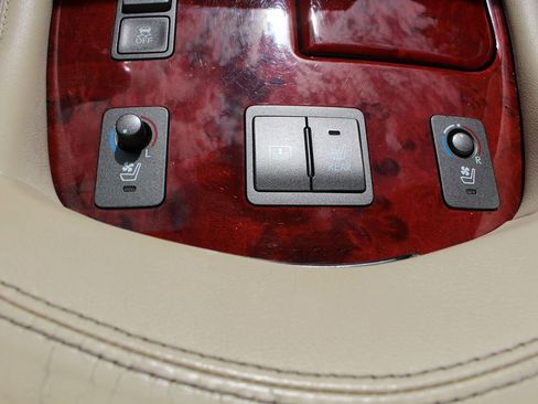 Used 2011 Lexus LS 460 image 31