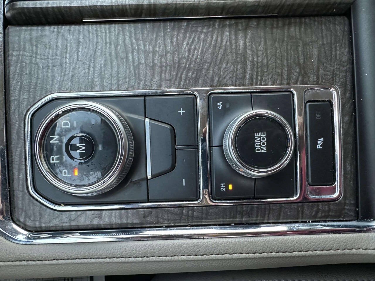 Used 2019 Ford Expedition Limited w/ Equipment Group 301A AWD/4WD image 42