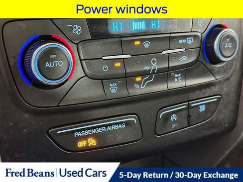 Used 2017 Ford Escape SE image 19