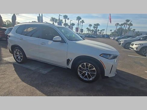 Certified 2025 BMW X5 xDrive50e w/ Premium Package image 38