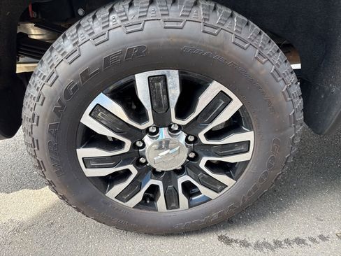 Used 2022 Chevrolet Silverado 3500 High Country image 12