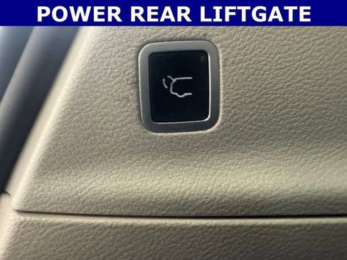 Used 2017 Chrysler Pacifica Touring image 35