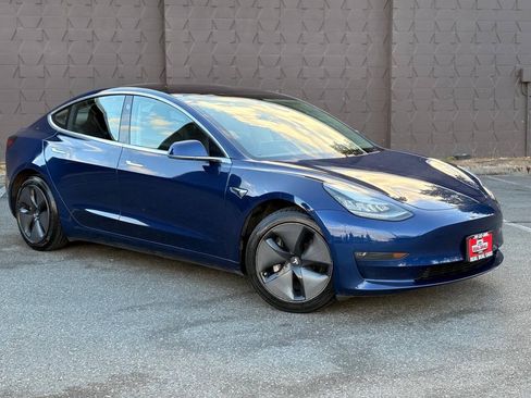Used 2018 Tesla Model 3 Long Range AWD/4WD image 2