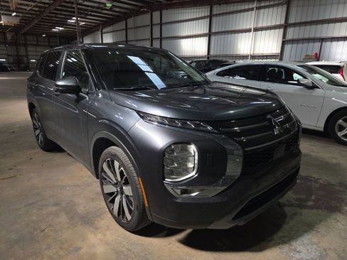 Used 2025 Mitsubishi Outlander SE AWD/4WD image 6