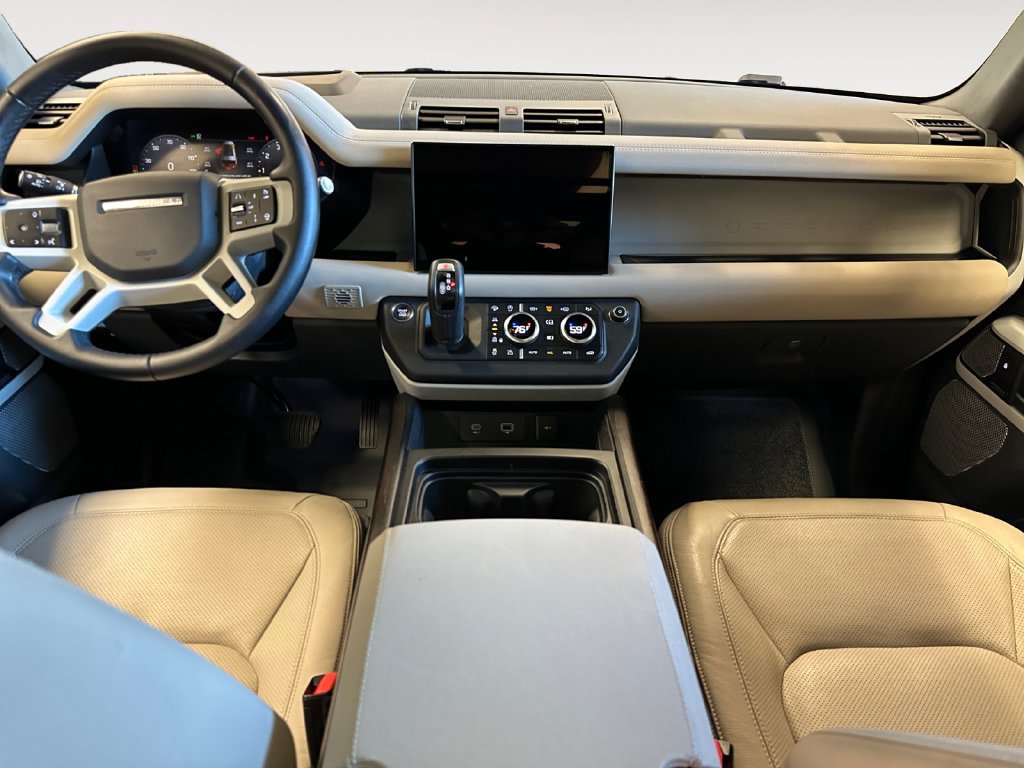 Used 2023 Land Rover Defender 130 SE AWD/4WD image 2