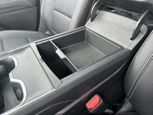 Certified 2025 GMC Acadia Elevation w/ Elevation Premium Package image 12