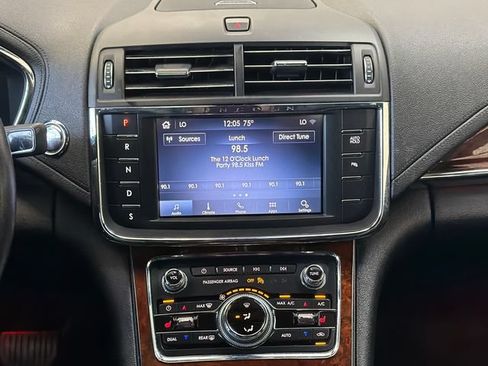 Used 2020 Lincoln Continental FWD image 21