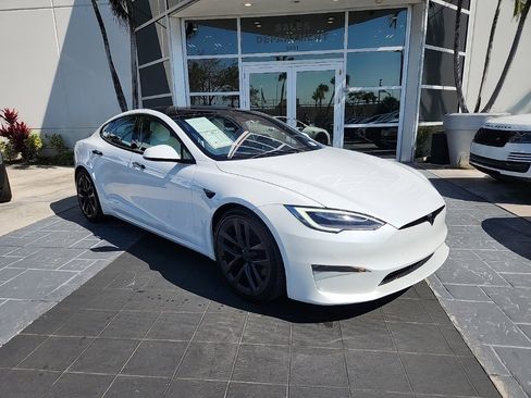 Used 2021 Tesla Model S Plaid image 2