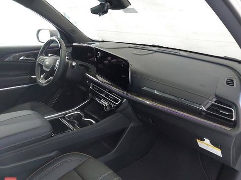 New 2026 Chevrolet Traverse High Country FWD image 29
