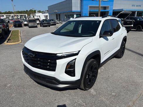 New 2026 Chevrolet Equinox LT FWD image 2