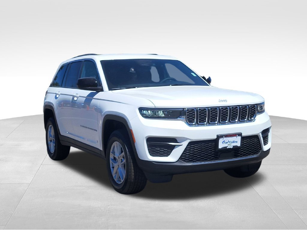 New 2026 Jeep Grand Cherokee Laredo AWD/4WD image 3