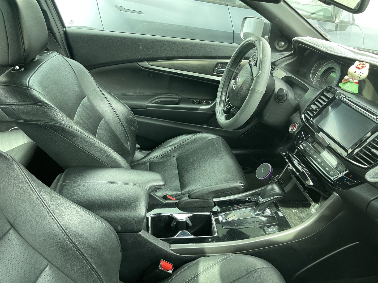 Used 2017 Honda Accord EX-L image 9
