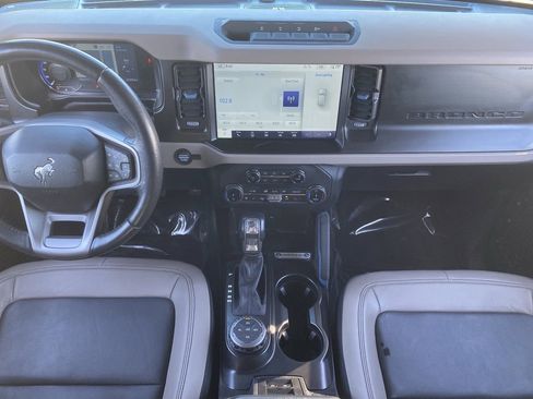 Used 2022 Ford Bronco Wildtrak image 14
