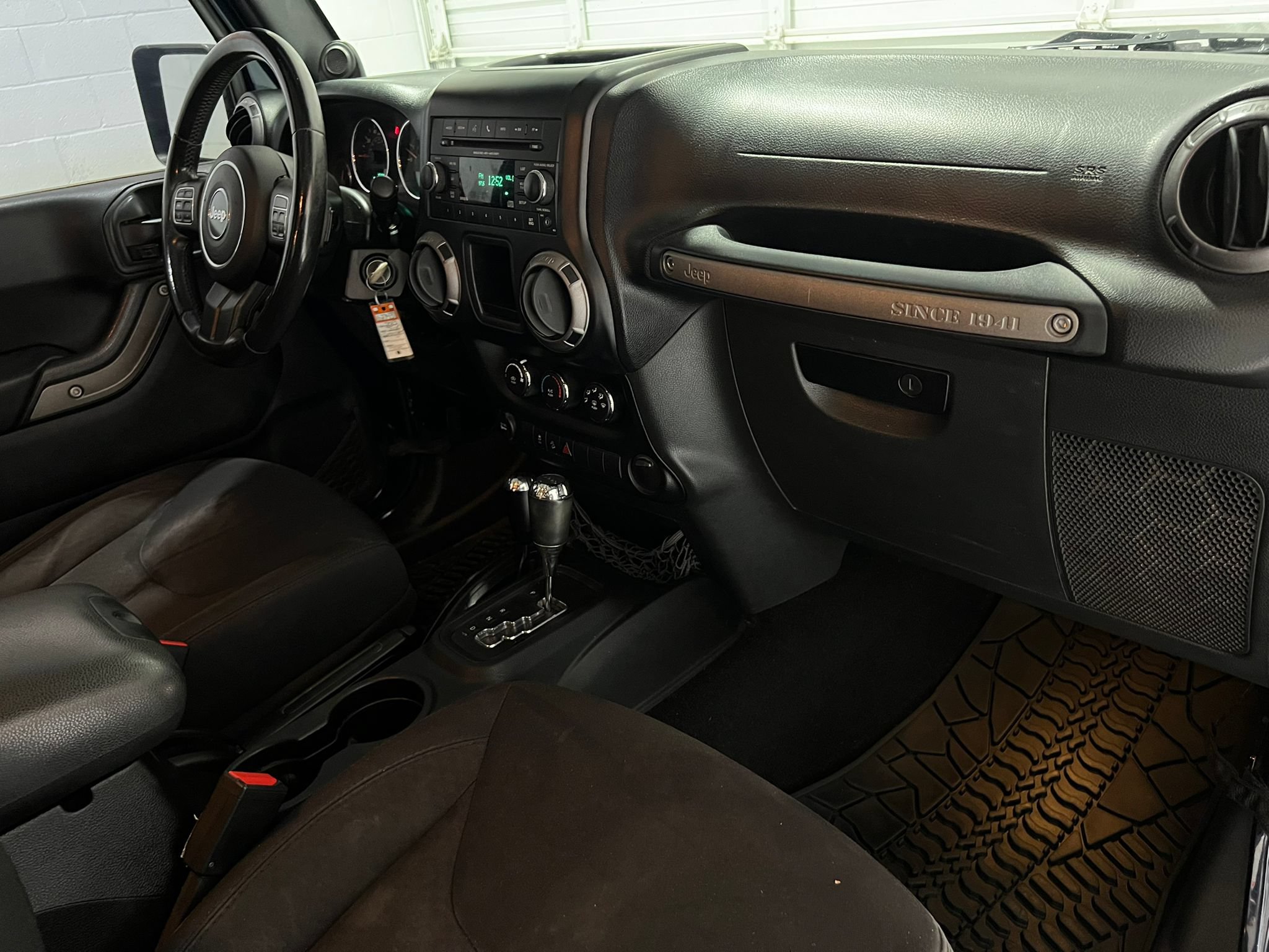 Used 2013 Jeep Wrangler Unlimited Sport w/ Connectivity Group AWD/4WD image 17