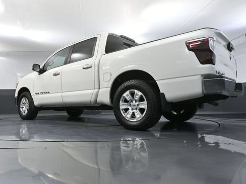 Used 2018 Nissan Titan SV AWD/4WD image 44