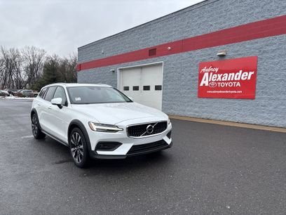 Used 2022 Volvo V60 T5 Cross Country w/ Climate Package