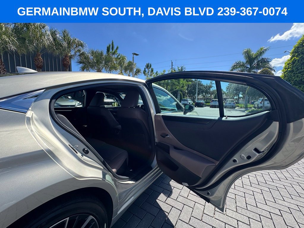 Used 2022 Lexus ES 350 w/ Premium Package FWD image 14