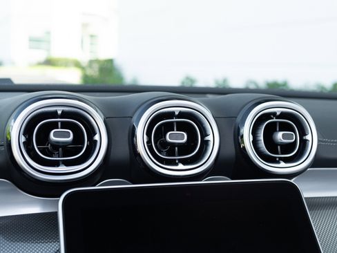 Used 2025 Mercedes-Benz CLE 450 4MATIC Cabriolet image 45