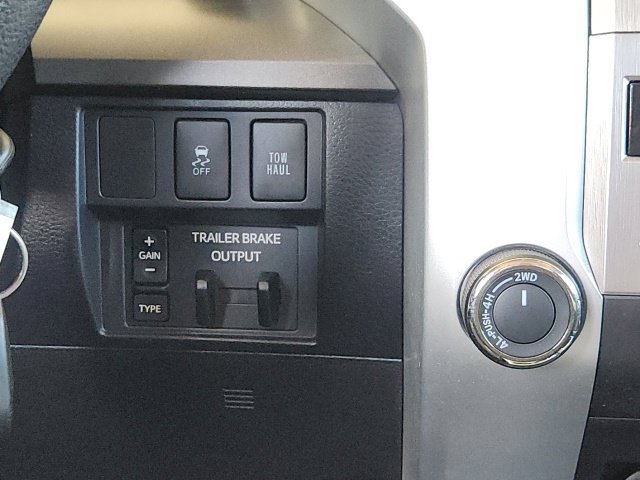 Used 2016 Toyota Tundra SR5 w/ SR5 Upgrade Package AWD/4WD image 23