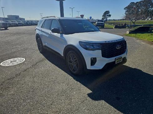 New 2026 Ford Explorer ST w/ Sun And Sound Package image 7