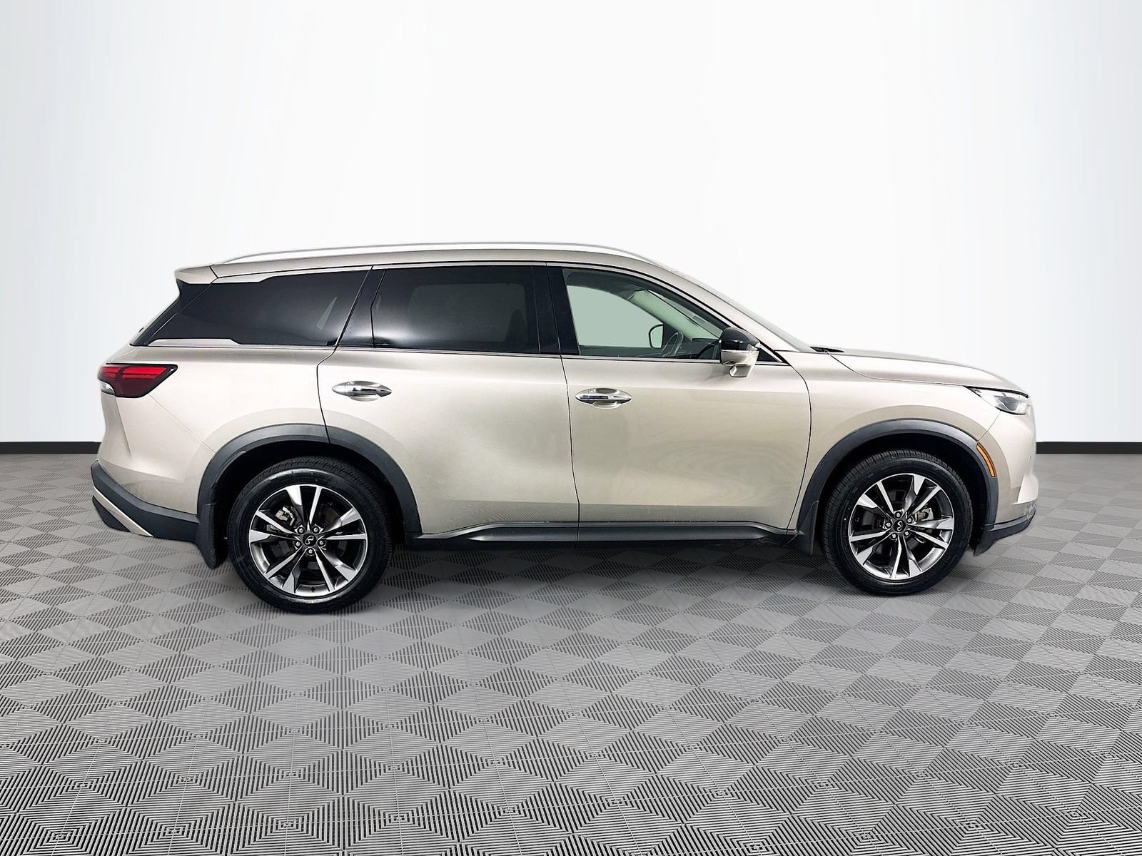 Used 2023 INFINITI QX60 Luxe w/ Cargo Package AWD/4WD image 8