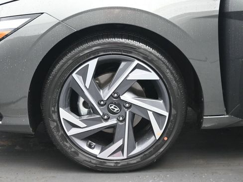 New 2026 Hyundai Elantra Limited image 34