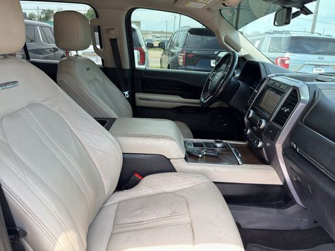 Used 2019 Ford Expedition Max Platinum RWD image 37