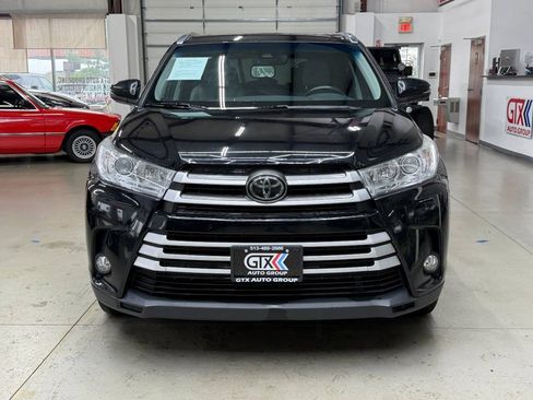 Used 2017 Toyota Highlander XLE AWD/4WD image 6