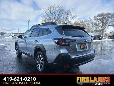 Used 2025 Subaru Outback Premium w/ Popular Package #1A image 11