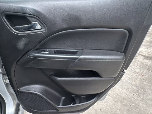 Used 2016 GMC Canyon SLE w/ SLE Convenience Package image 24