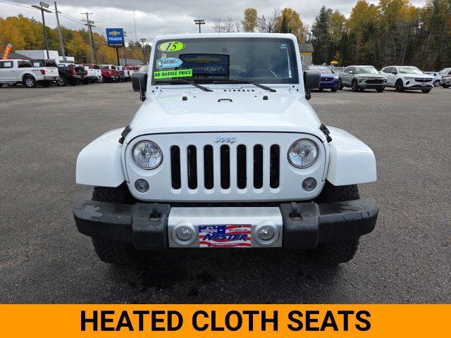 Used 2015 Jeep Wrangler Unlimited Sahara w/ Connectivity Group AWD/4WD image 3