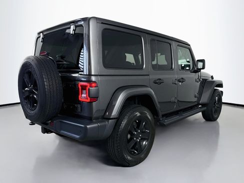 Used 2020 Jeep Wrangler Unlimited Sahara AWD/4WD image 7