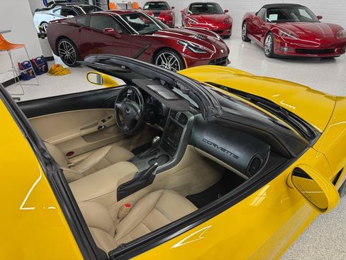 Used 2007 Chevrolet Corvette Coupe w/ Preferred Equipment Group RWD image 48