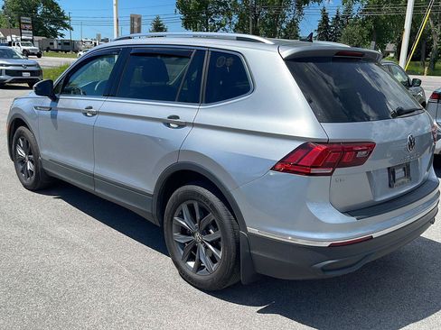 Used 2023 Volkswagen Tiguan SE AWD/4WD image 6