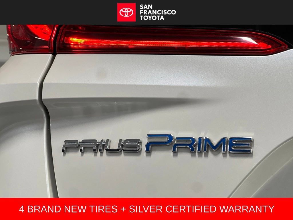Certified 2017 Toyota Prius Prime Advanced FWD image 10